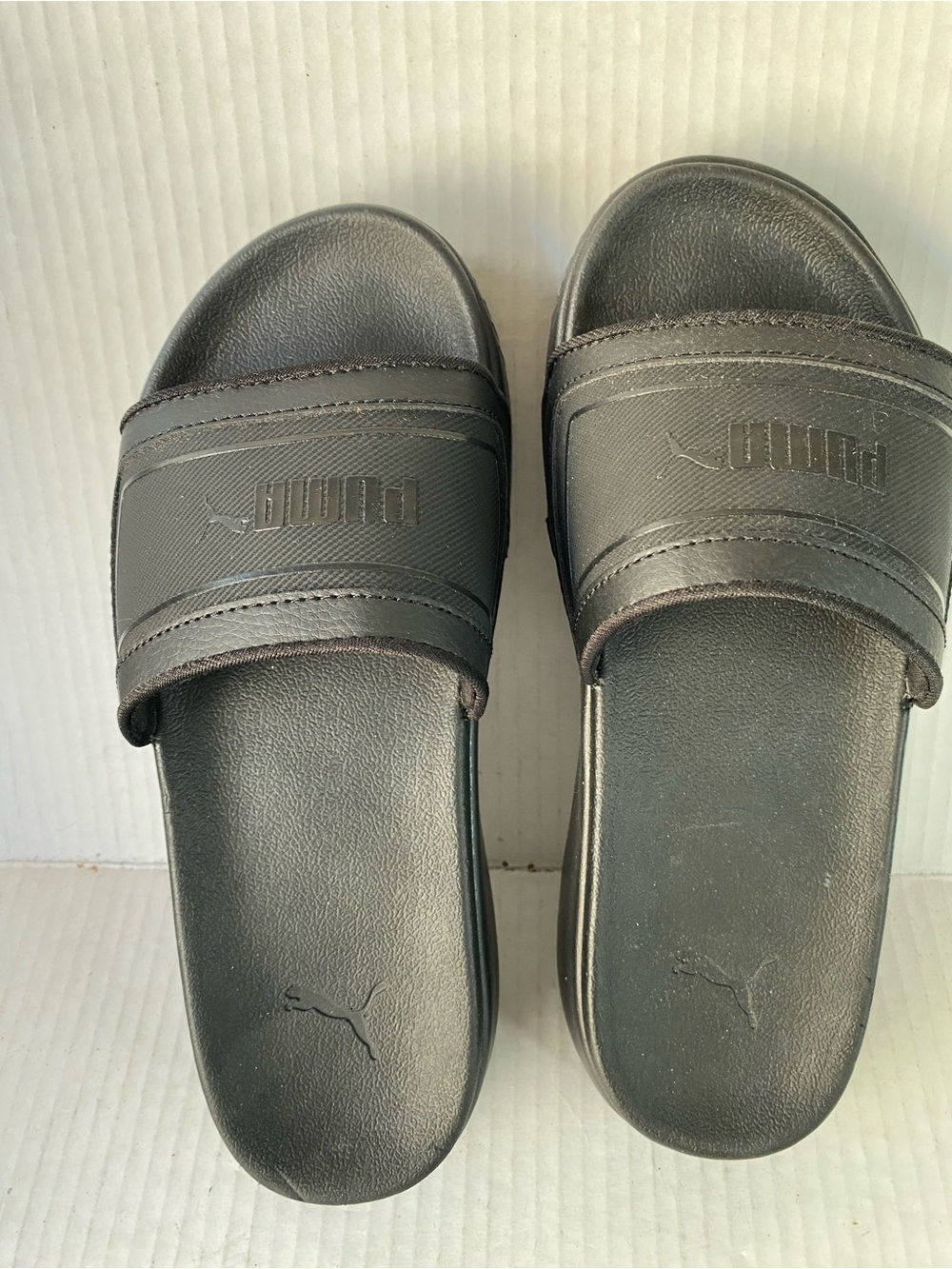 NEW• PUMA Women’s Karmen Platform Slide Sandals Black Size 7 - Picture 2 of 8